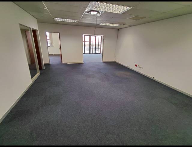 340M² OFFICE TO LET IN BRYANSTON